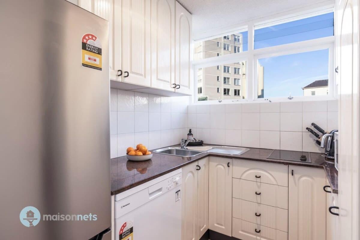 Studio Apt With Parking Balcony & Water Views Sydney Kültér fotó